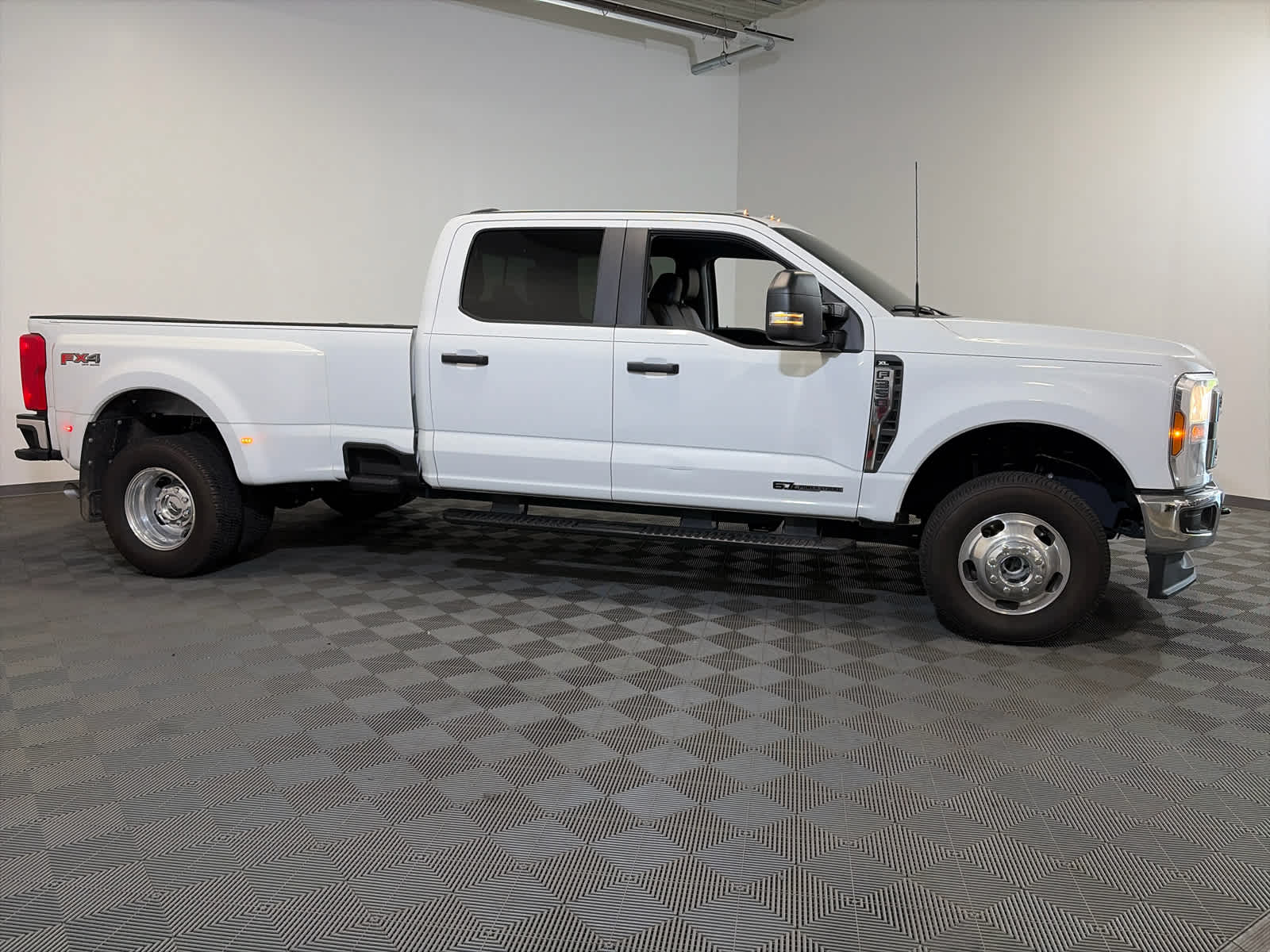 2024 Ford Super Duty F-350 DRW XL