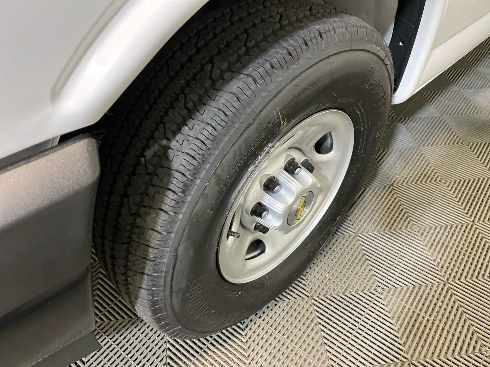 2025 Chevrolet Express Cargo 2500 WT