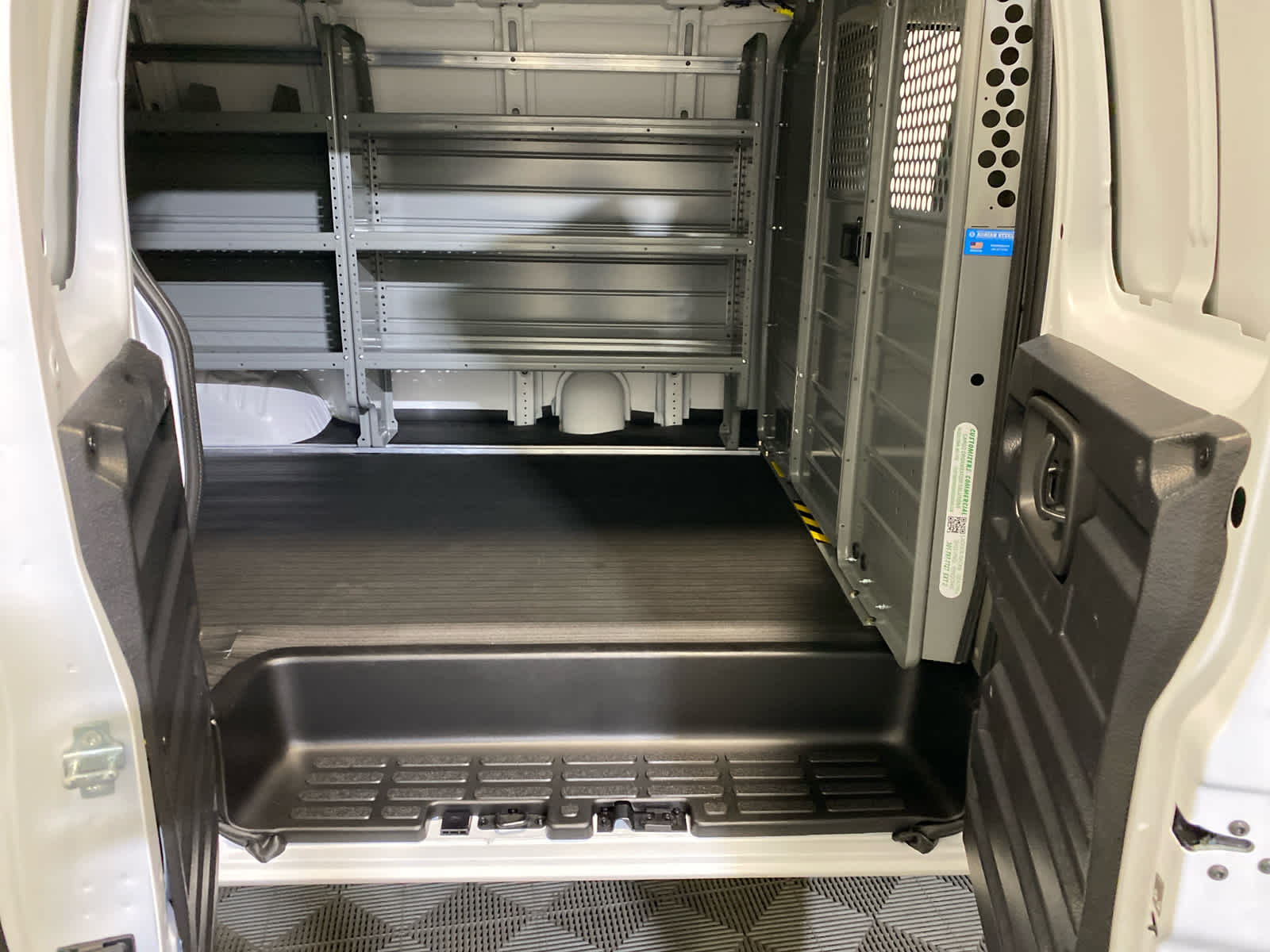 2025 Chevrolet Express Cargo 2500 WT