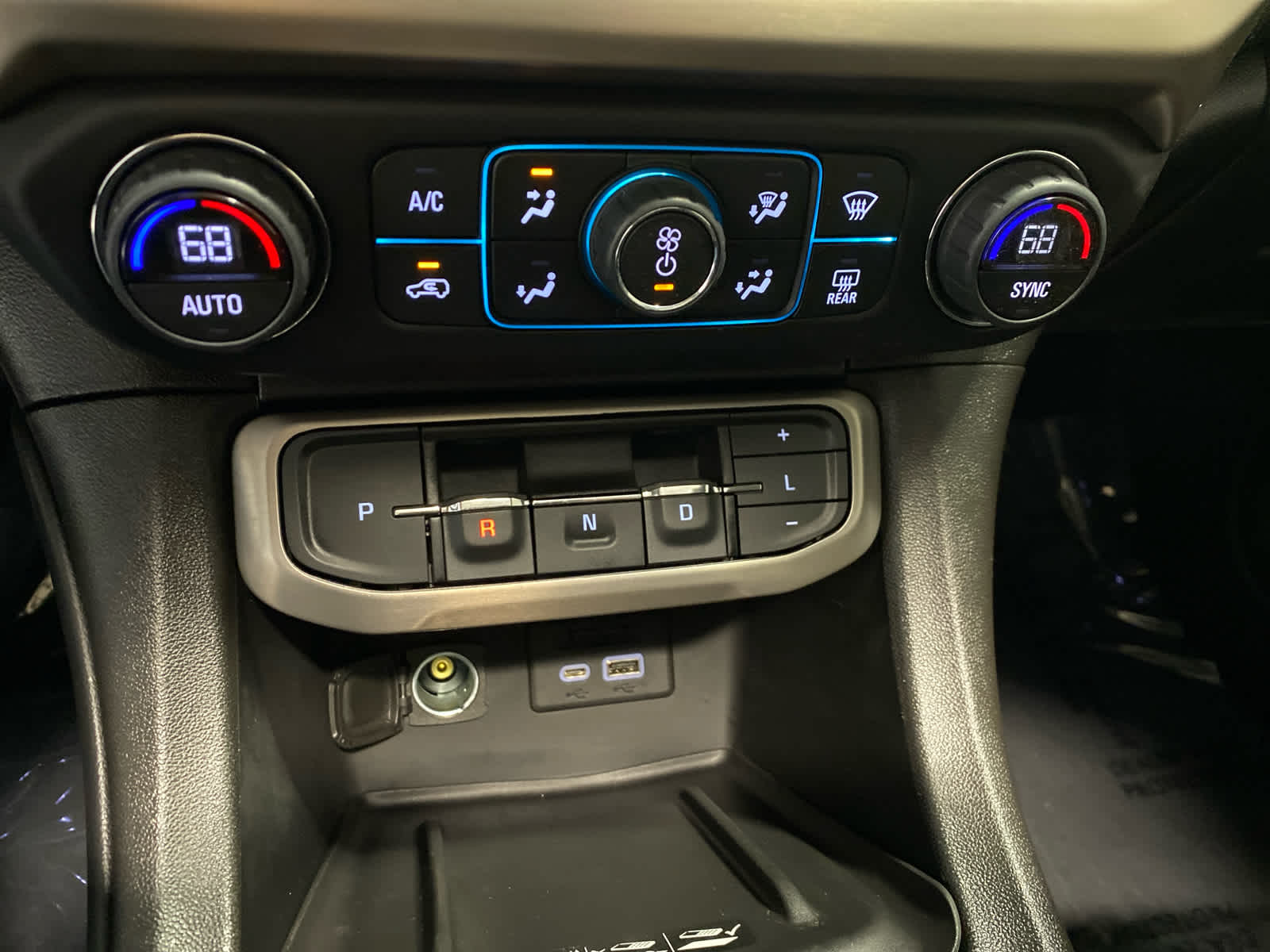 2022 GMC Acadia Denali