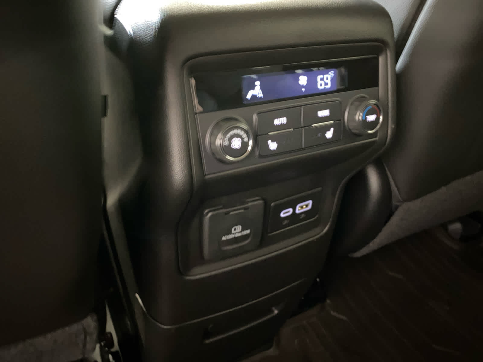 2023 GMC Acadia Denali