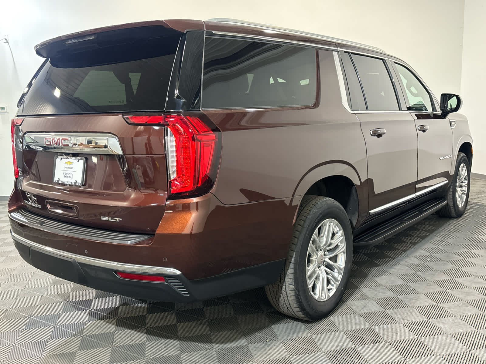2023 GMC Yukon XL SLT