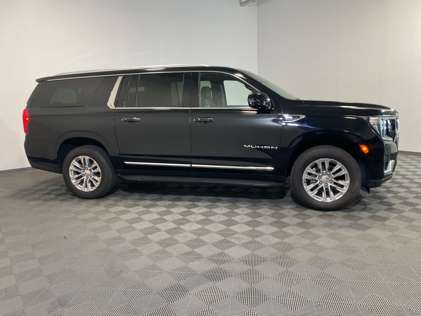 2021 GMC Yukon XL SLT