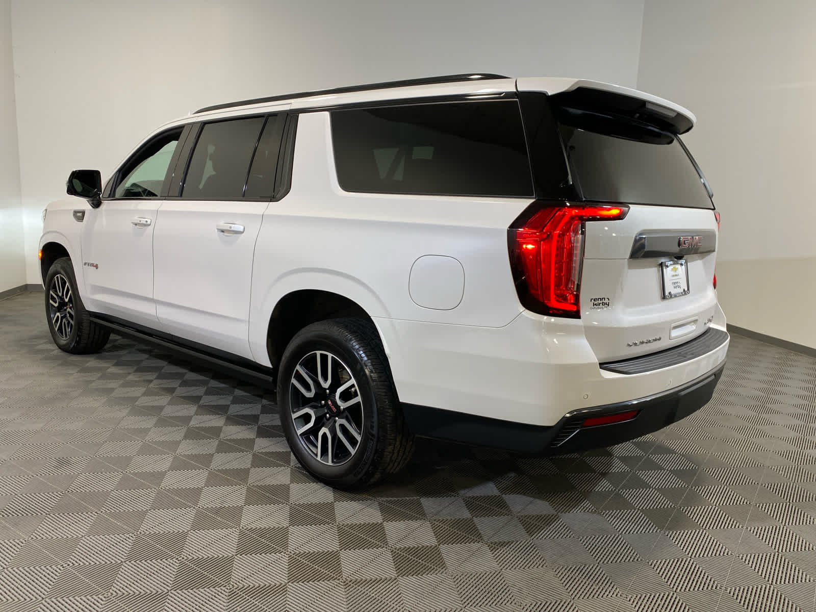 2022 GMC Yukon XL AT4