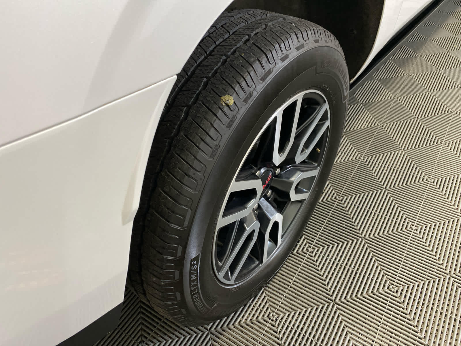 2022 GMC Yukon XL AT4