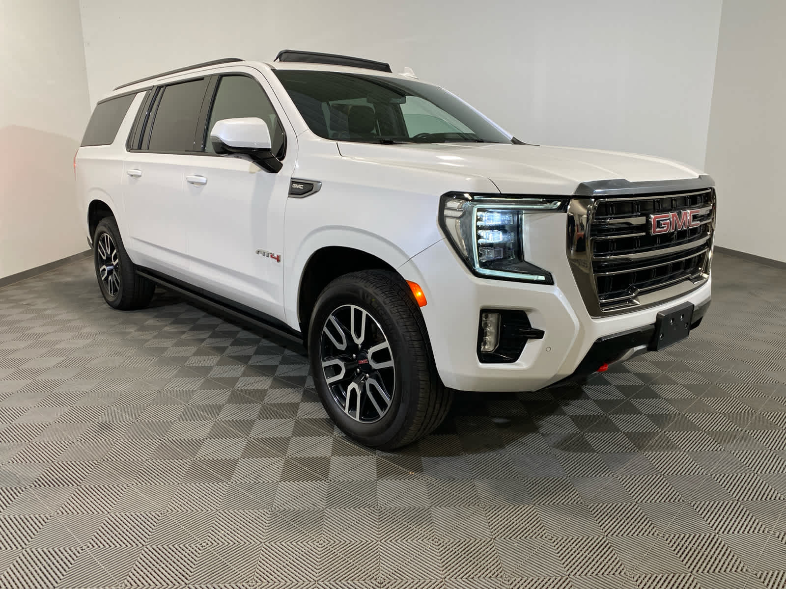 2022 GMC Yukon XL AT4