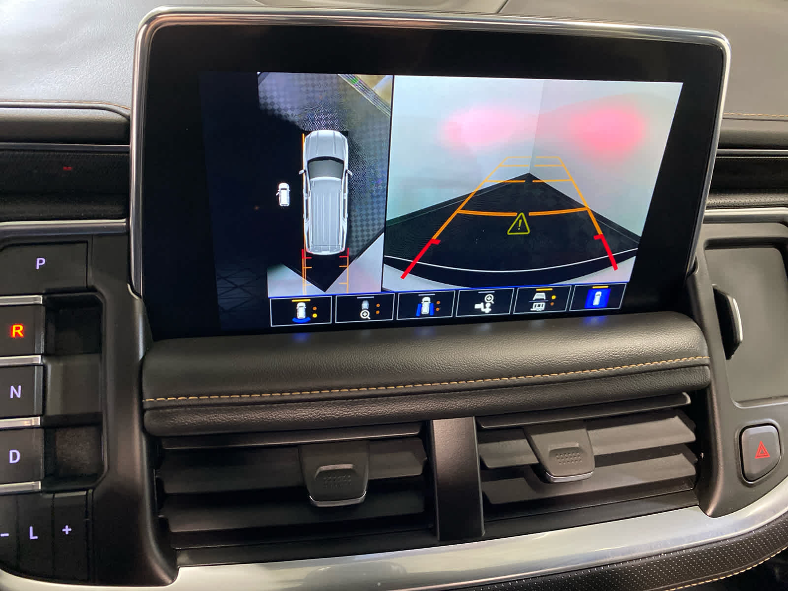 2022 GMC Yukon XL AT4