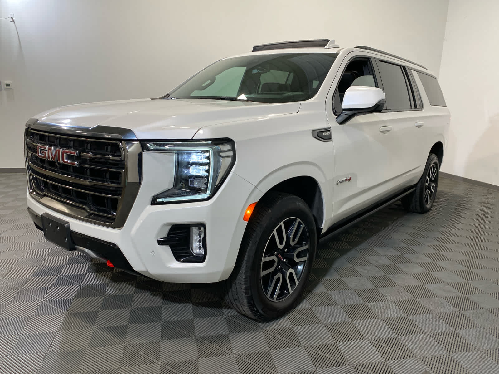 2022 GMC Yukon XL AT4