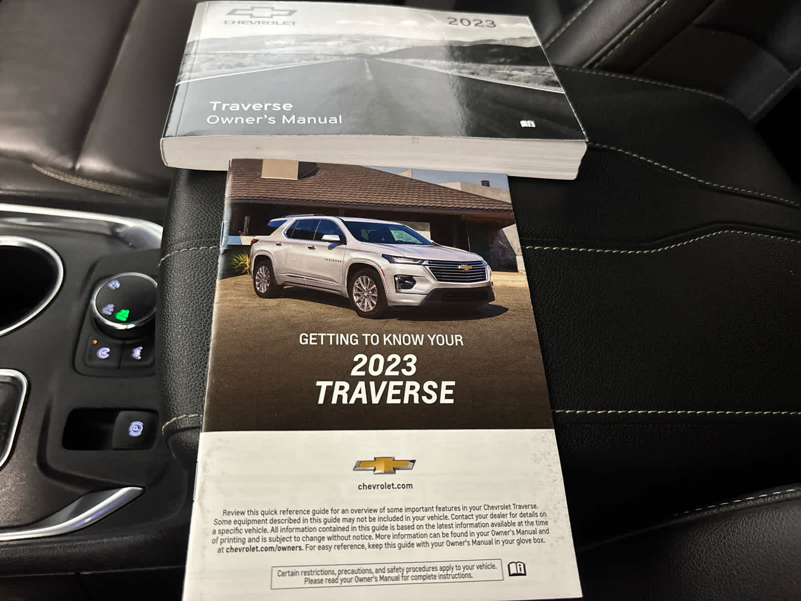 2023 Chevrolet Traverse LT Leather
