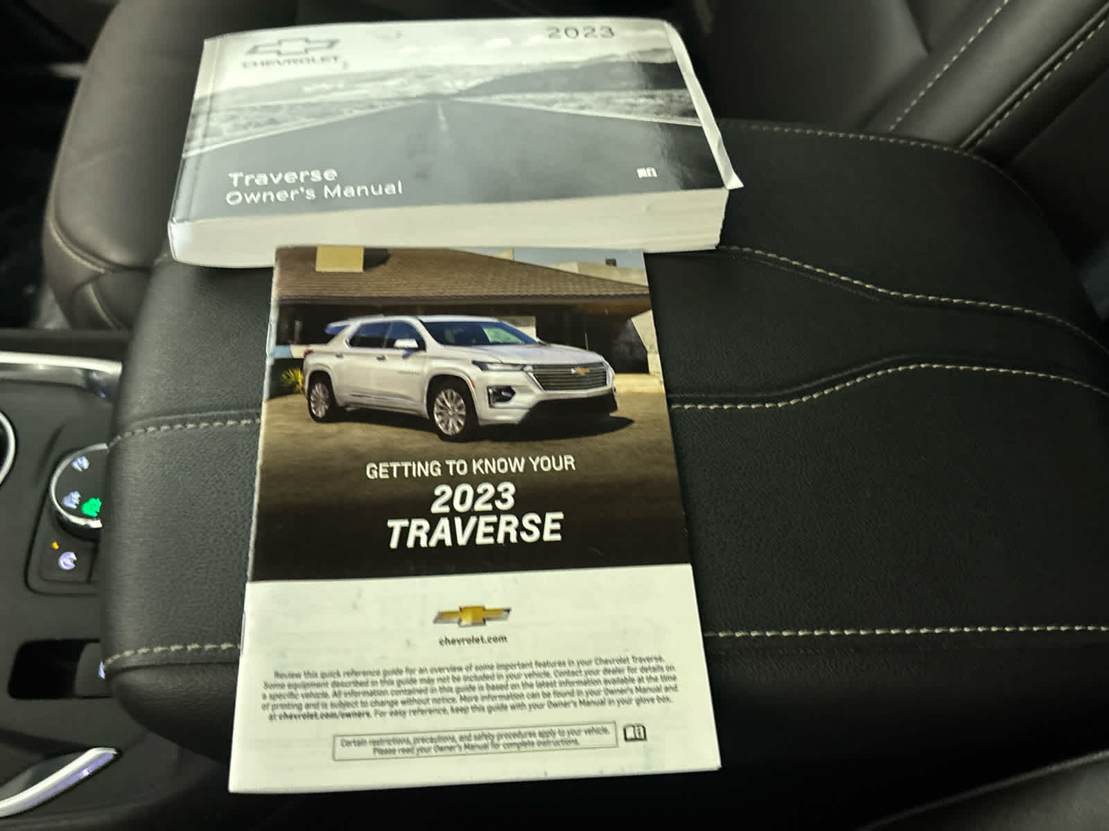 2023 Chevrolet Traverse LT Leather