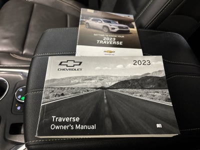 2023 Chevrolet Traverse LT Leather