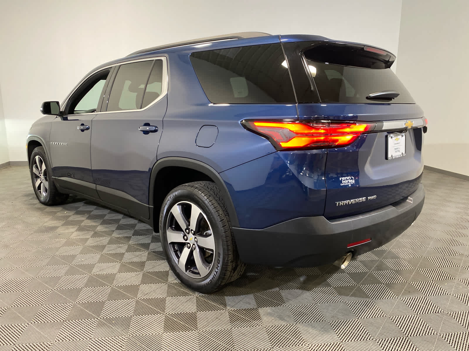 2023 Chevrolet Traverse LT Leather
