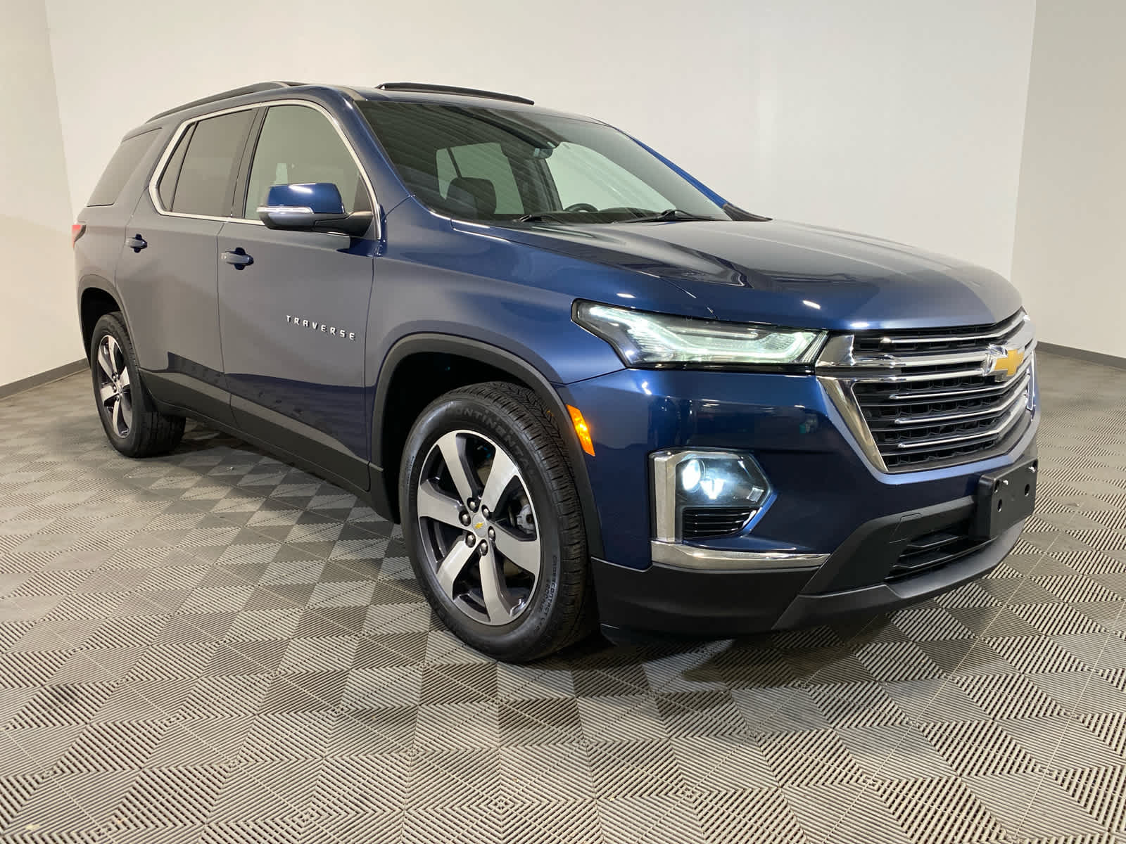 2023 Chevrolet Traverse LT Leather