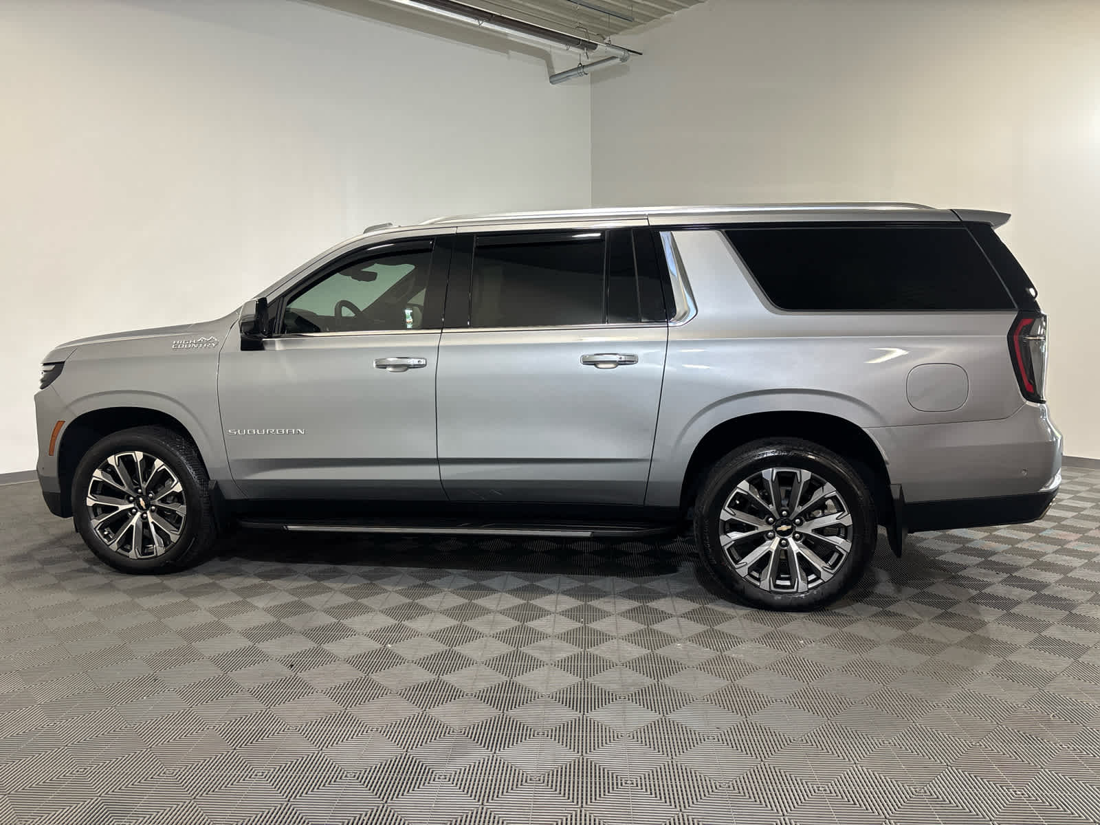 2025 Chevrolet Suburban High Country