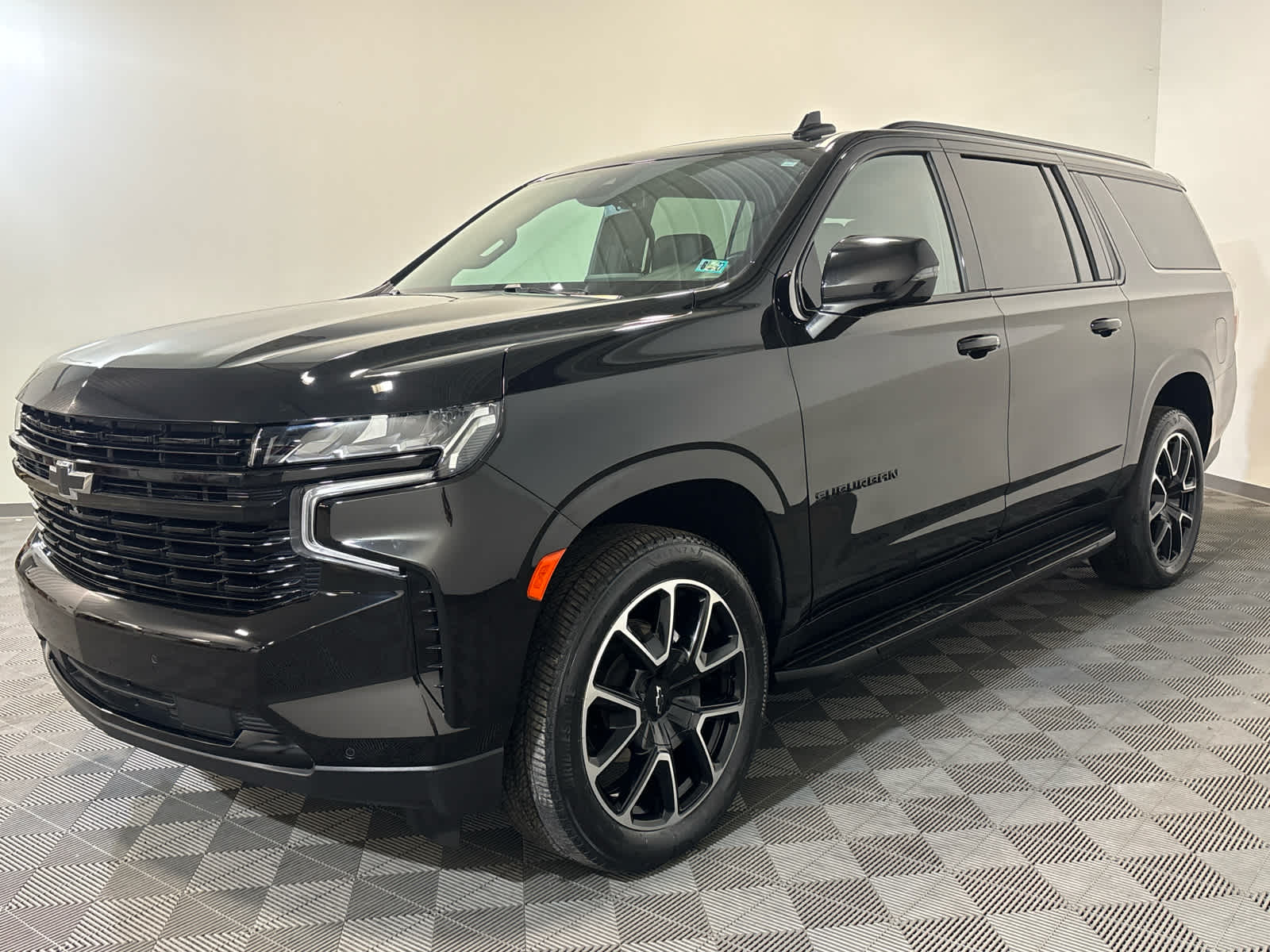 2023 Chevrolet Suburban RST