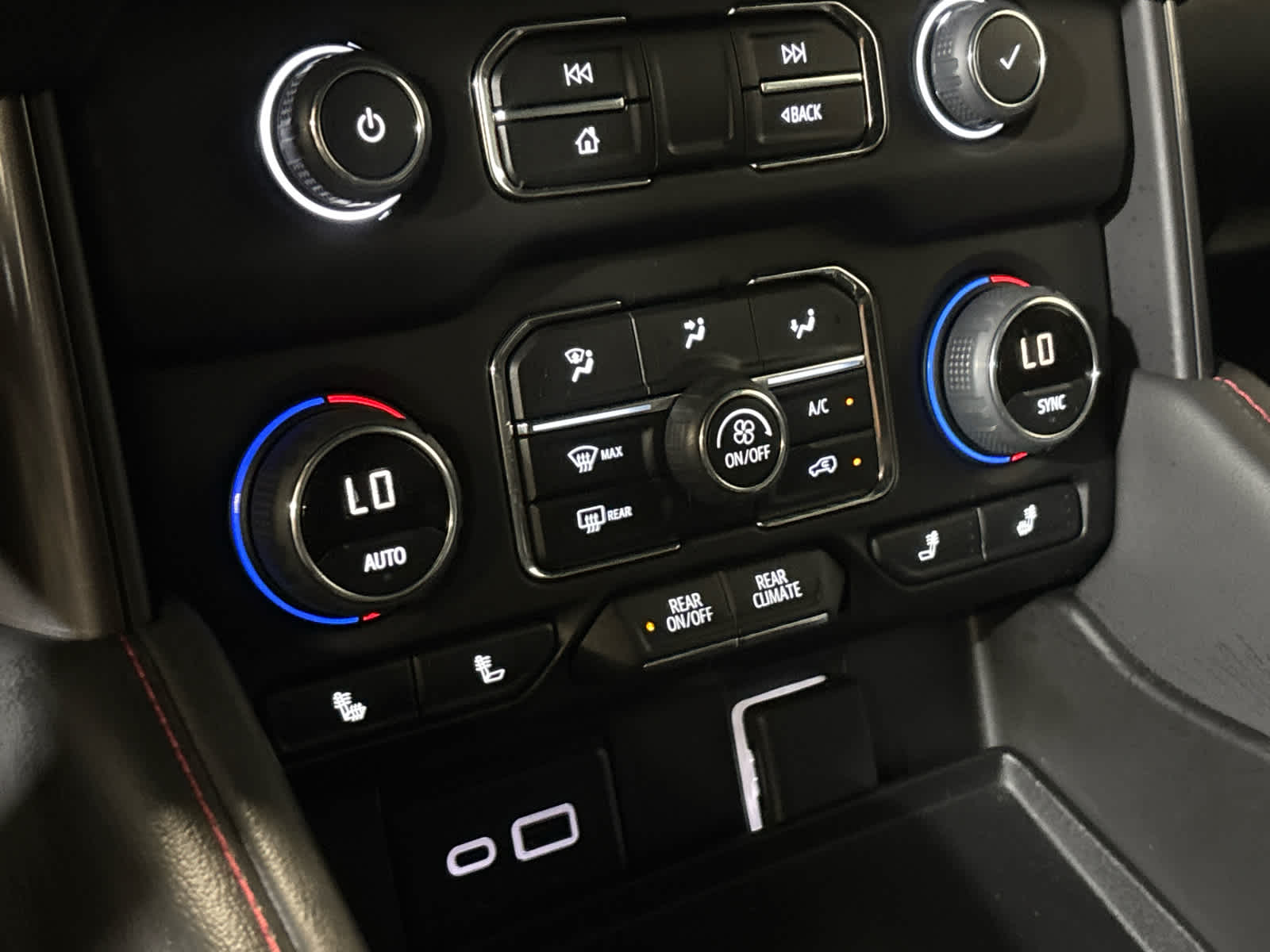 2023 Chevrolet Suburban RST
