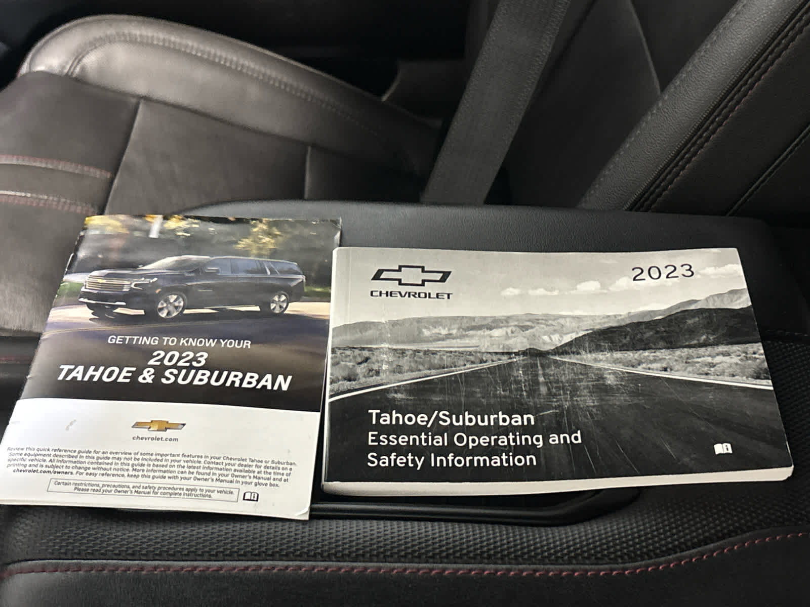 2023 Chevrolet Suburban RST