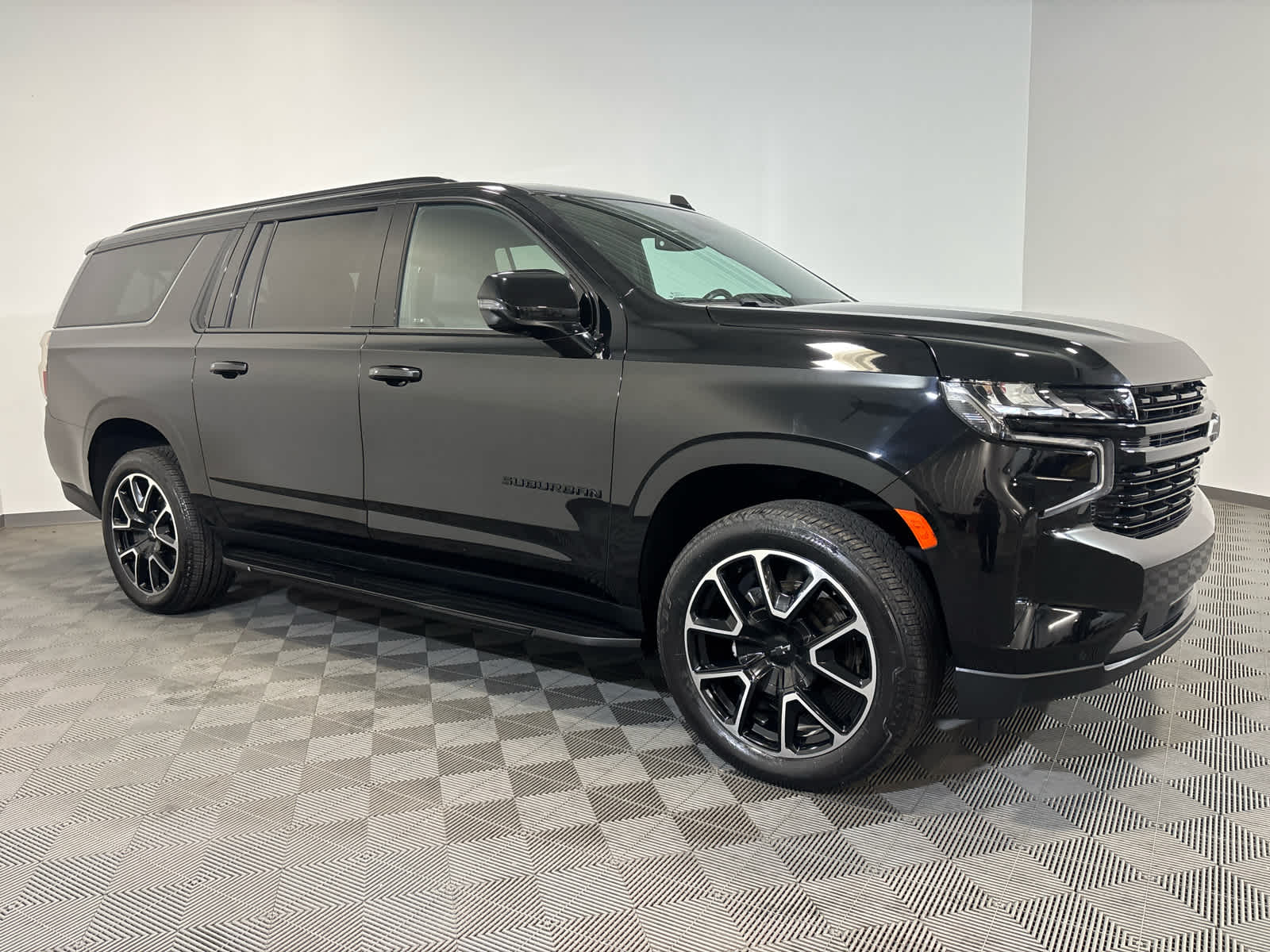 2023 Chevrolet Suburban RST
