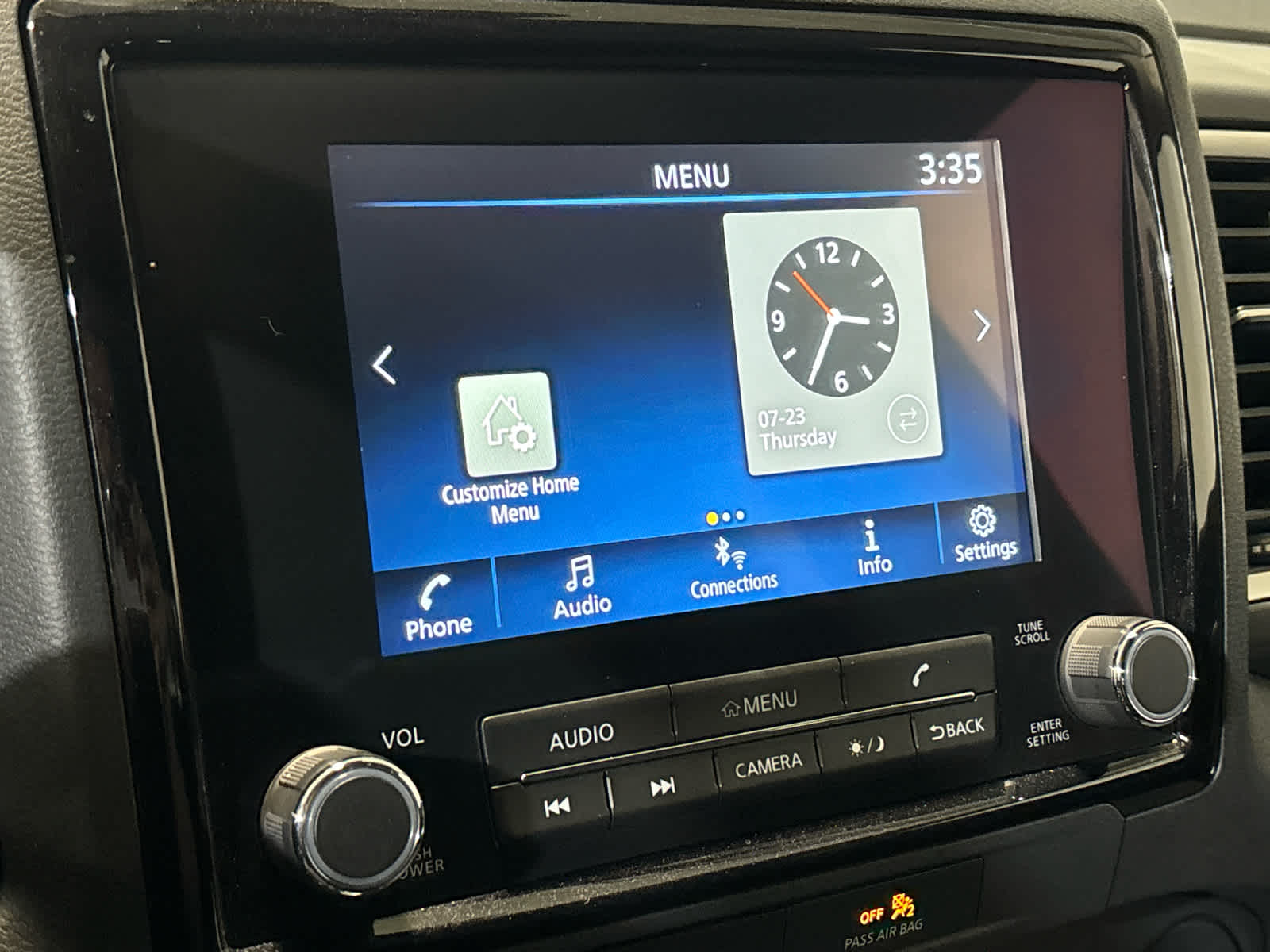 2023 Nissan Frontier SV