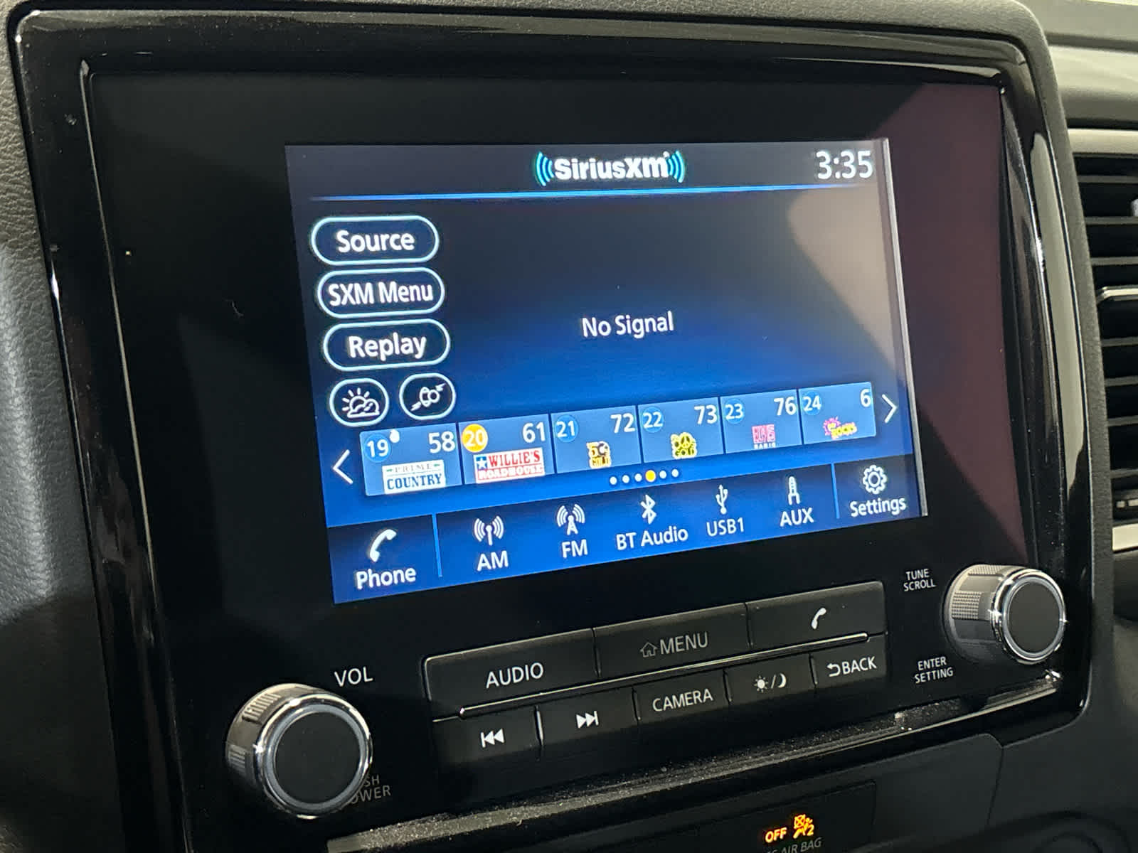 2023 Nissan Frontier SV