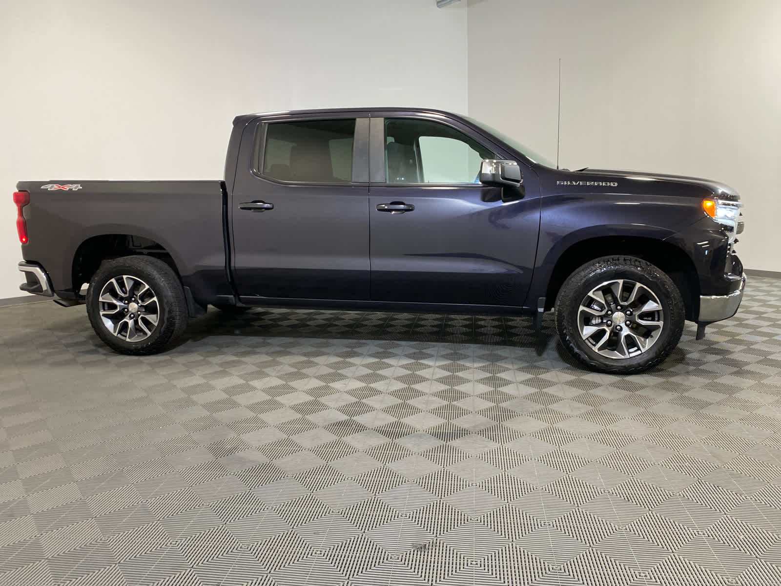 2022 Chevrolet Silverado 1500 LT (2FL)