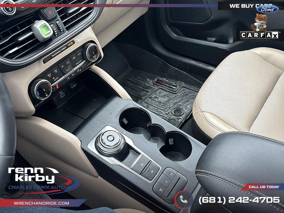 2022 Ford Escape Titanium