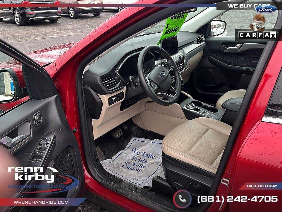 2022 Ford Escape Titanium