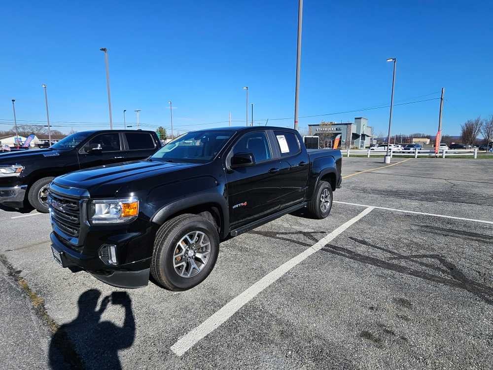 2022 GMC Canyon 4WD AT4 w/Leather