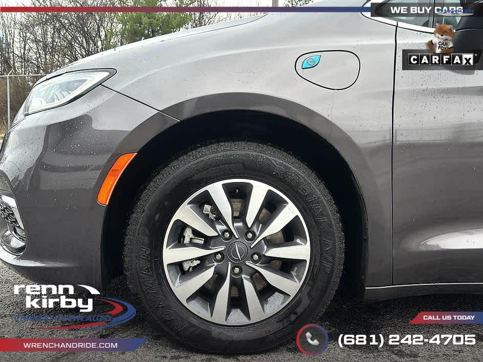 2023 Chrysler Pacifica Hybrid Touring L