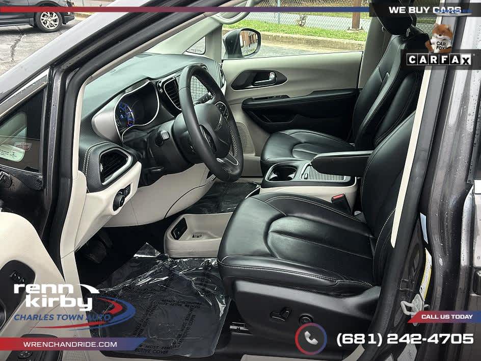 2023 Chrysler Pacifica Hybrid Touring L