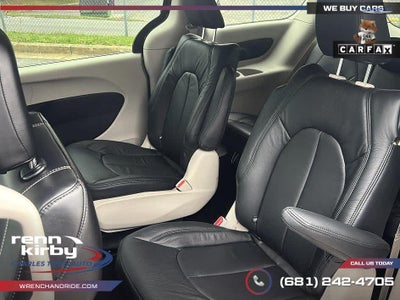 2023 Chrysler Pacifica Hybrid Touring L