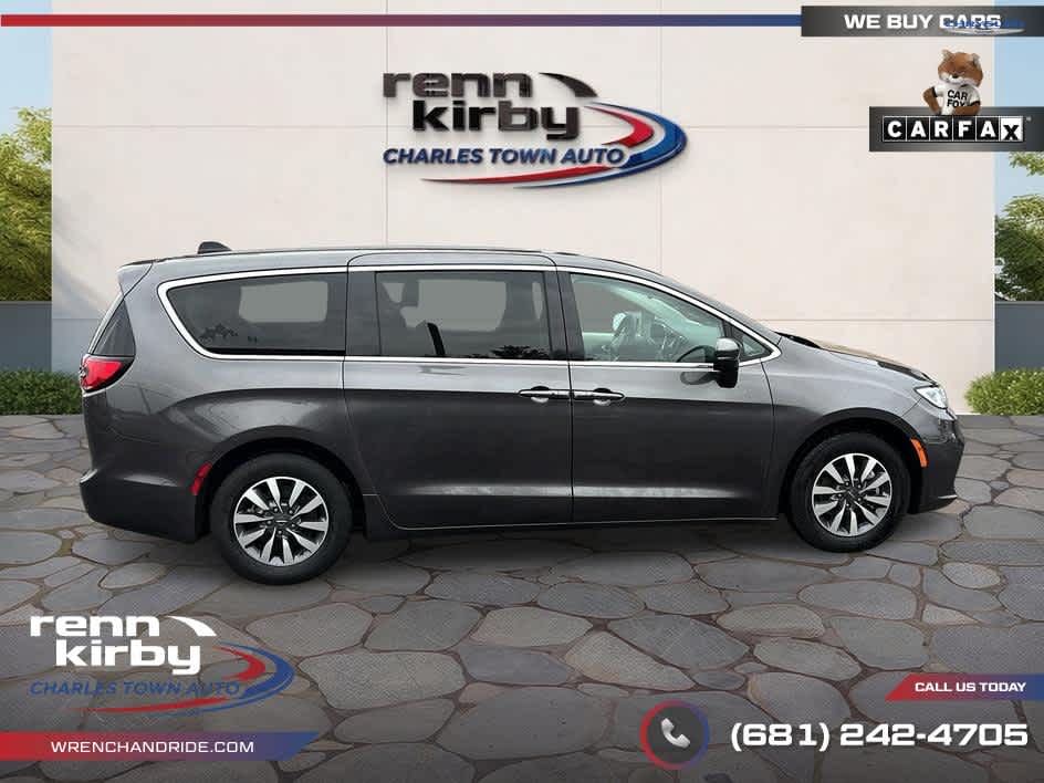 2023 Chrysler Pacifica Hybrid Touring L