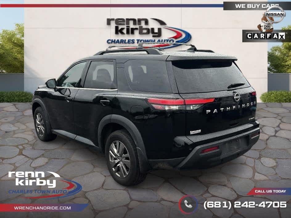 2024 Nissan Pathfinder SV