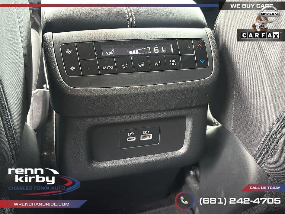 2024 Nissan Pathfinder SV