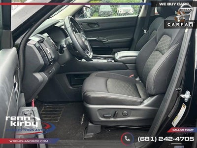 2024 Nissan Pathfinder SV