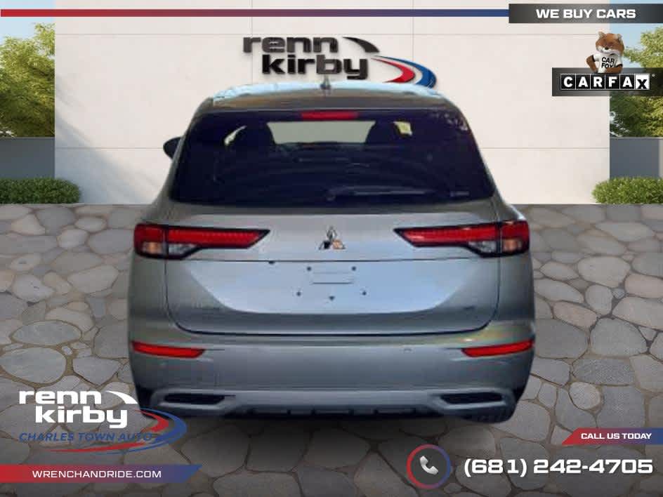 2022 Mitsubishi Outlander SE